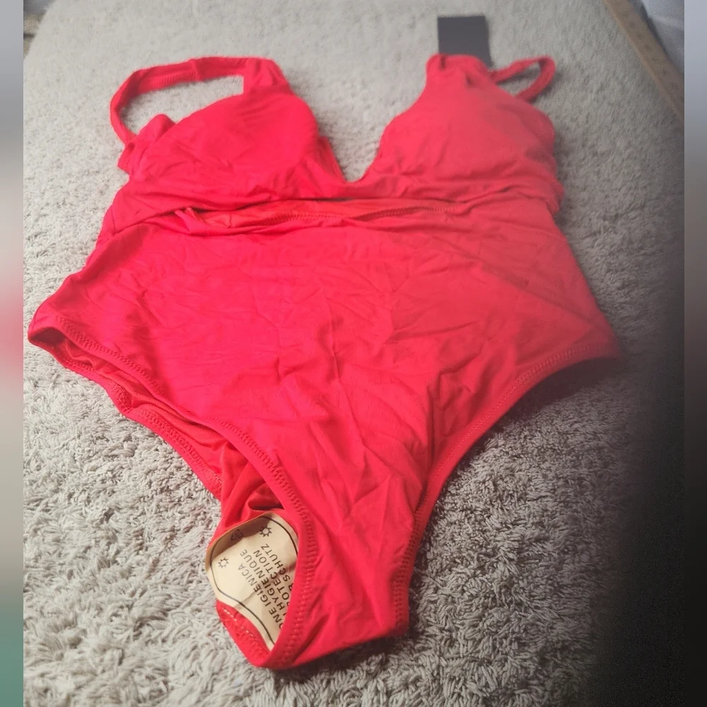 Meyeeka Red Sexy Hard Wire With cut out tummy control One-Piece Swimsuit - L